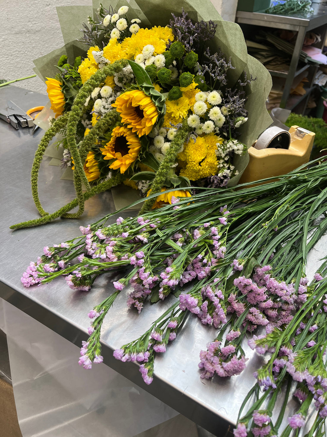 How to Make Your Fresh Flowers Last Longer: The Ultimate Care Guide