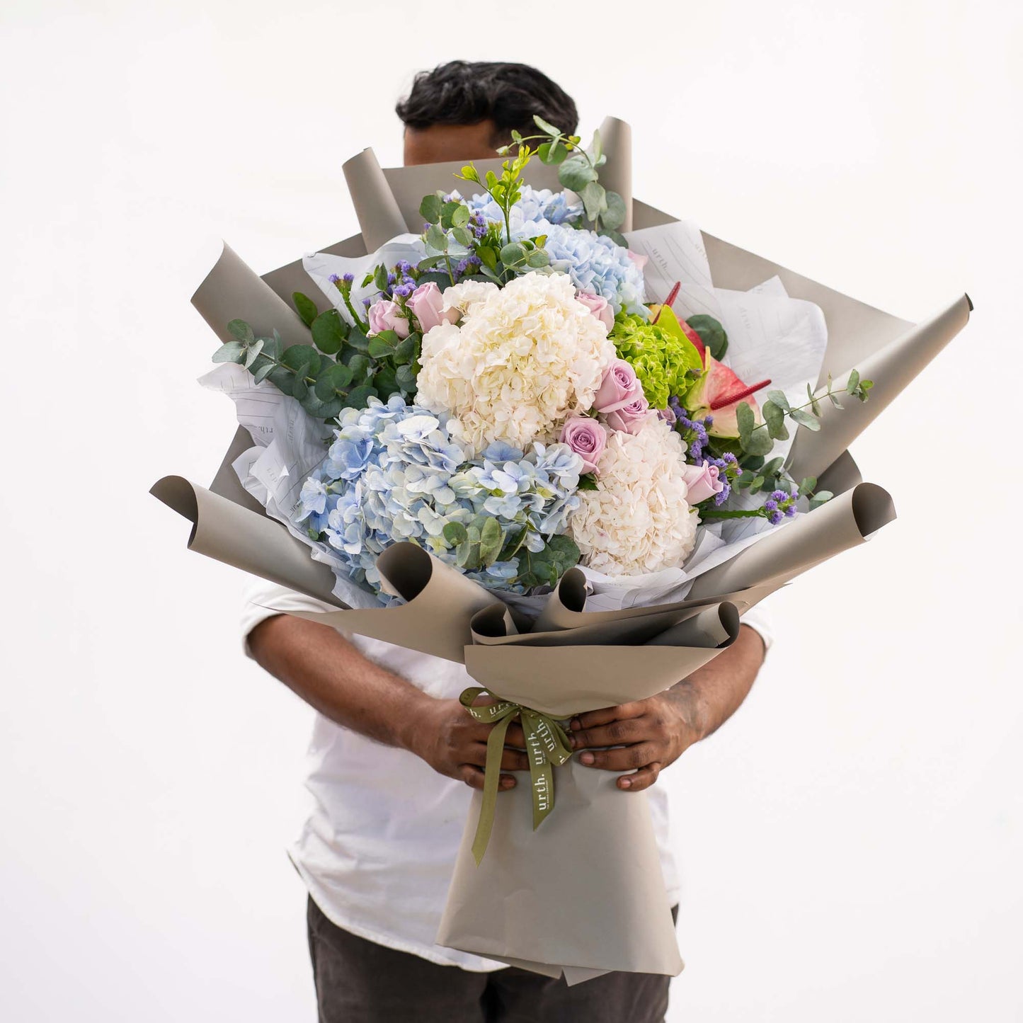 Hand-tied fresh flower arrangement for Valentine’s gift